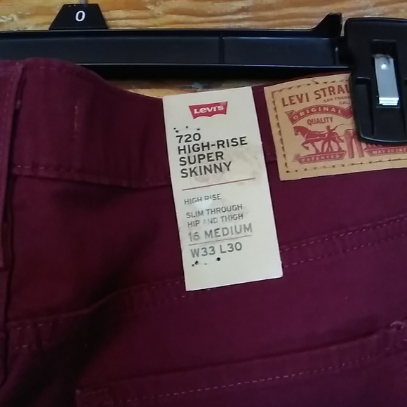 Women Jeans - Picture 6 of 8